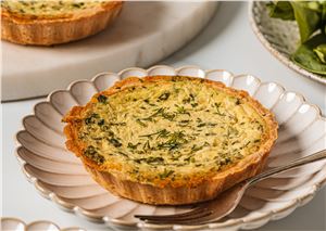 Quiche-1-735-Spinach-and-Ricotta-1.43kg-Tray-Priestleys-(234792)