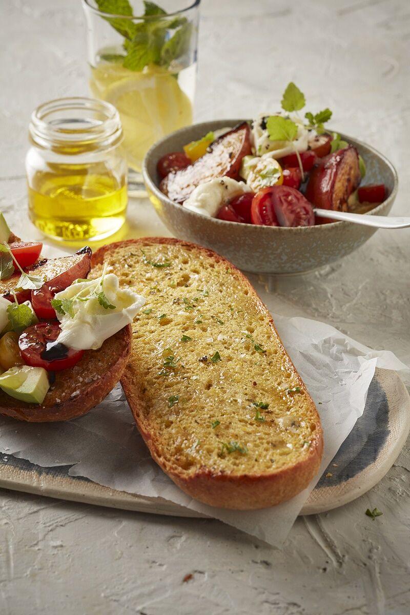 Garlic Bread 8″ AGB Sour Dough Loaf (VG) (40) (5642)