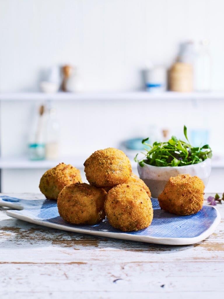 Meatballs, Garlic Chicken Kiev 1kg Steggles (H)