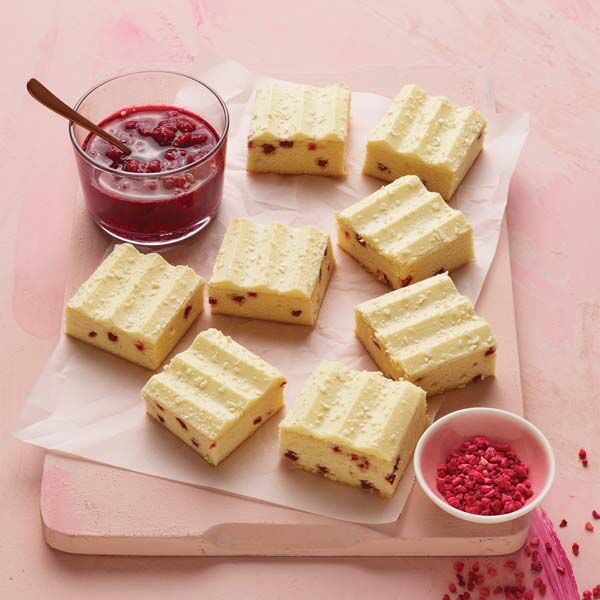 Tray Cake, White Chocolate & Raspberry 2Kg Sara Lee (H)