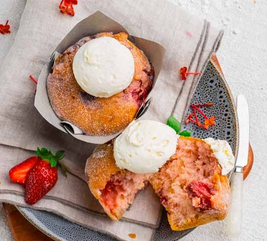 Muffins, Strawberry & White Chocolate 6x120g Helen’s (Inner)