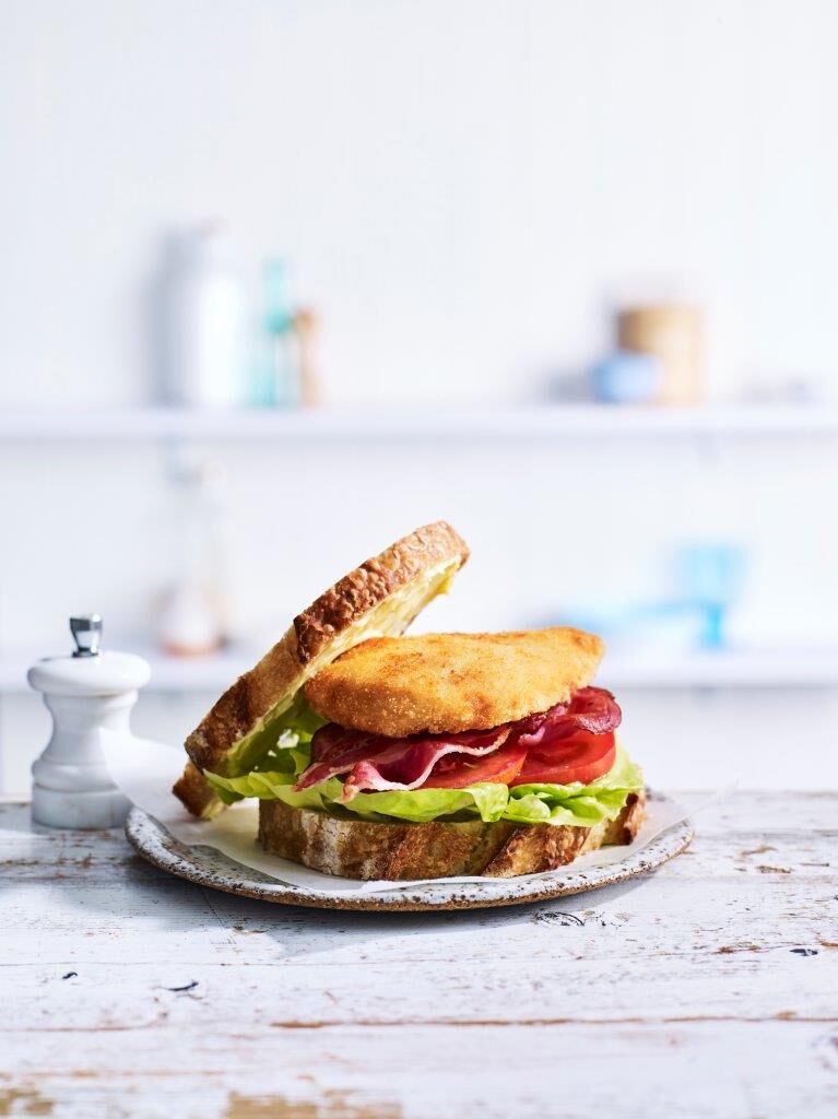 Chicken Schnitzel, Breast Premium Steggles 1kg (H)