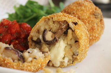 Arancini, Magic Mushi, Mushroom, Spinach & Pinenut 30x40gm Ottimo (VG)