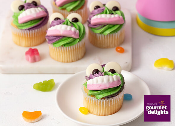 Cupcake**1-786 Freaky Face 6x8pce Priestley