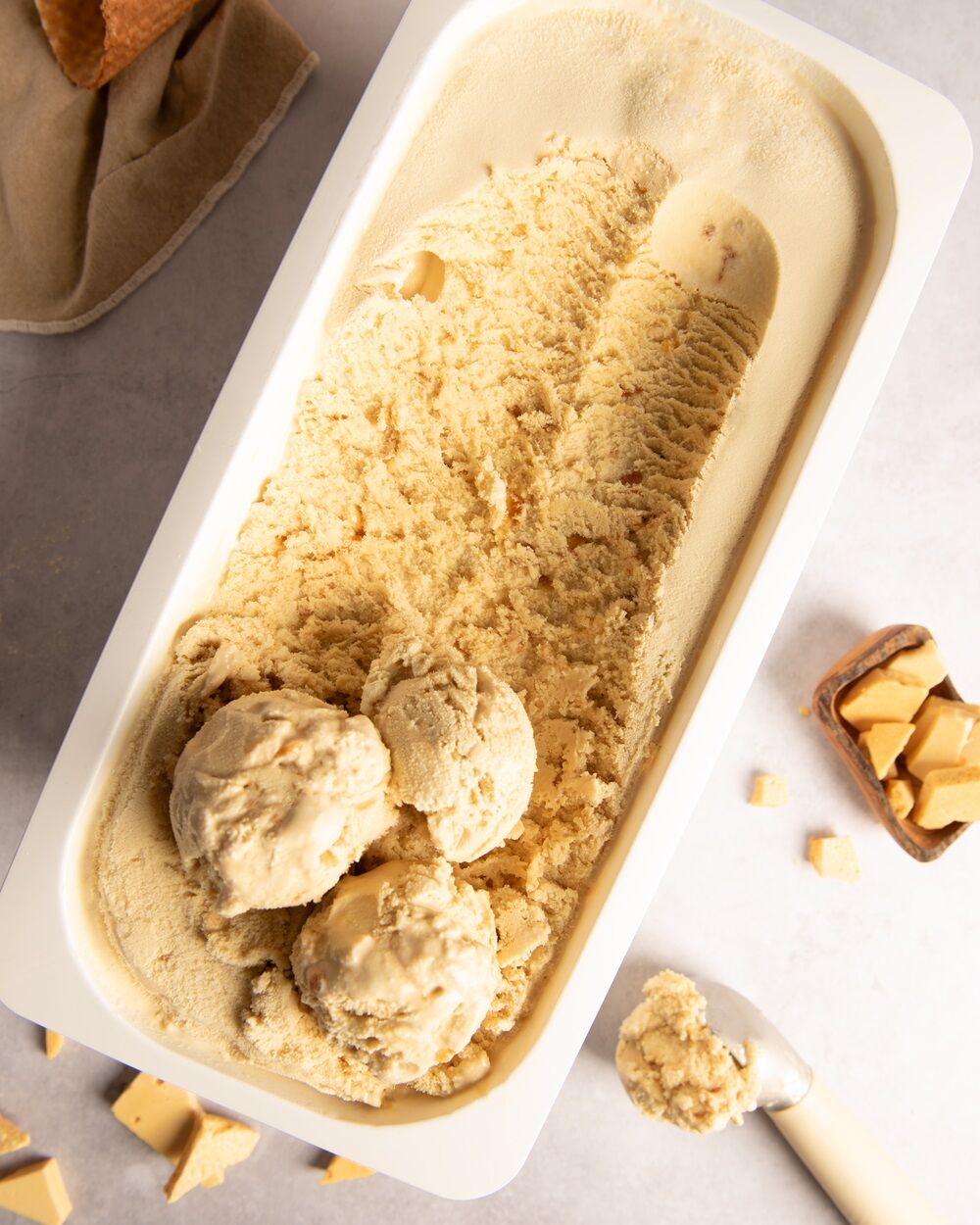 Ice Cream, Premium Honeycomb Crunch 5L Tray Golden North (GF)