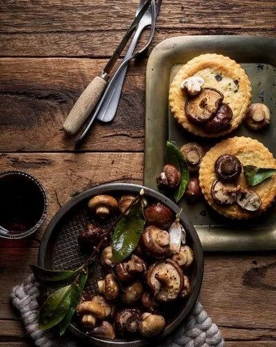 Pies**Slow Cooked Beef & Mushroom 24x200gm Herbert Adams